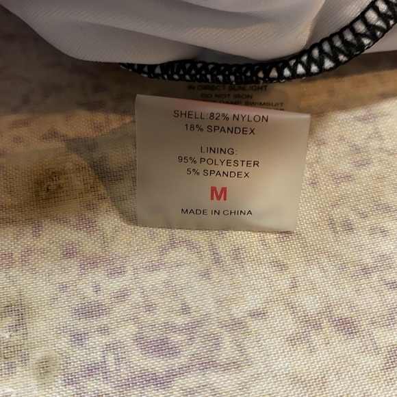 One Piece Swimsuit Size M-NEW - Picture 3 of 3